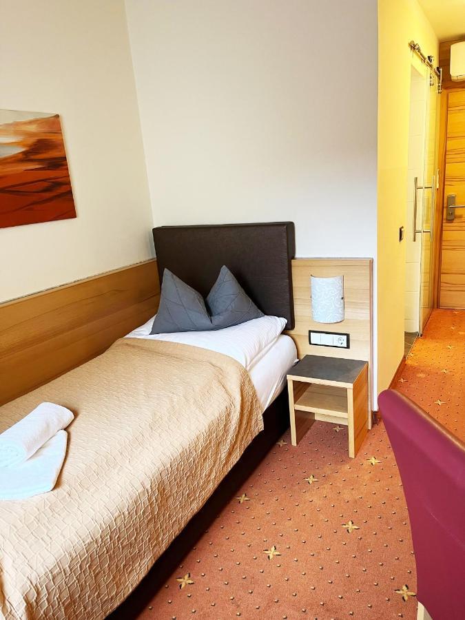 Tinschert Hotel-Restaurant-Partyservice Schwertberg Eksteriør bilde